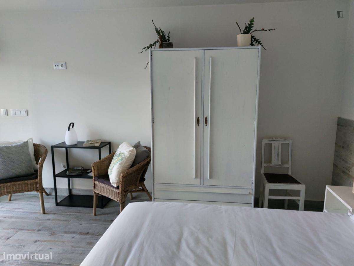 Estúdio - localizado em Amarante Porto - Grande imagem: 5/5