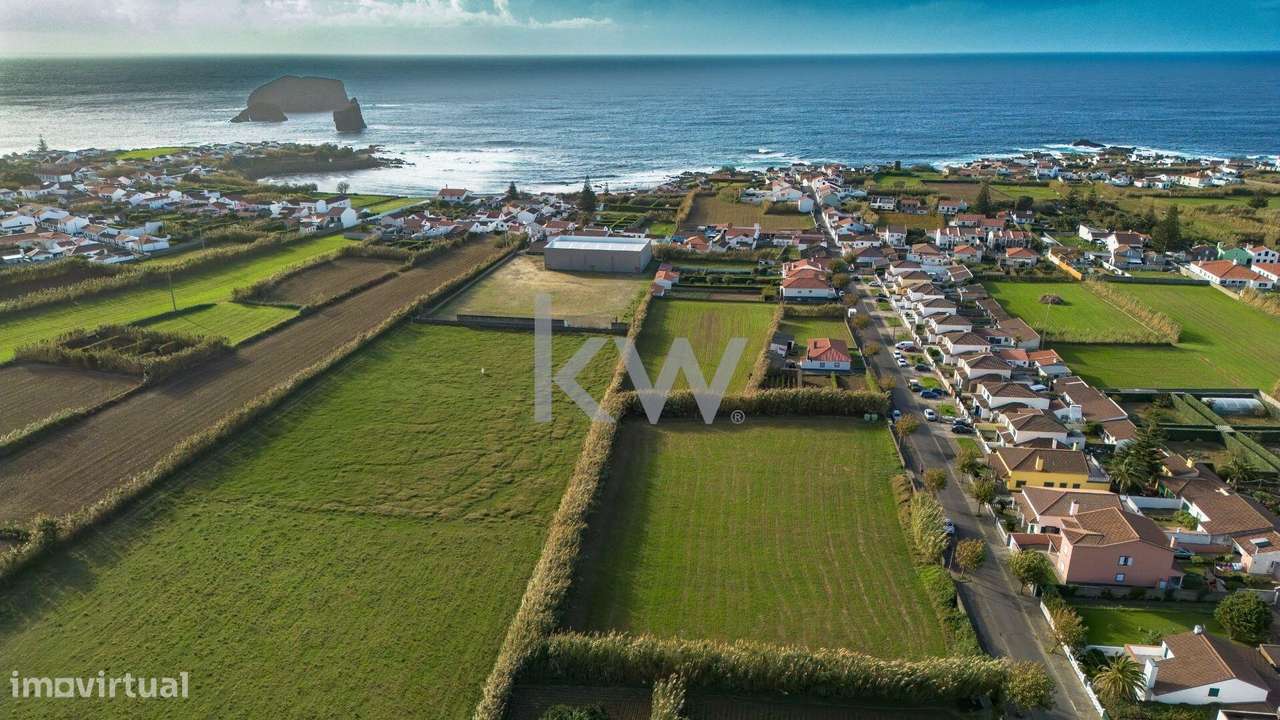 LOTE DE 771M2 situado na Freguesia de Mosteiros, Ilha de São Miguel - - Grande imagem: 1/11