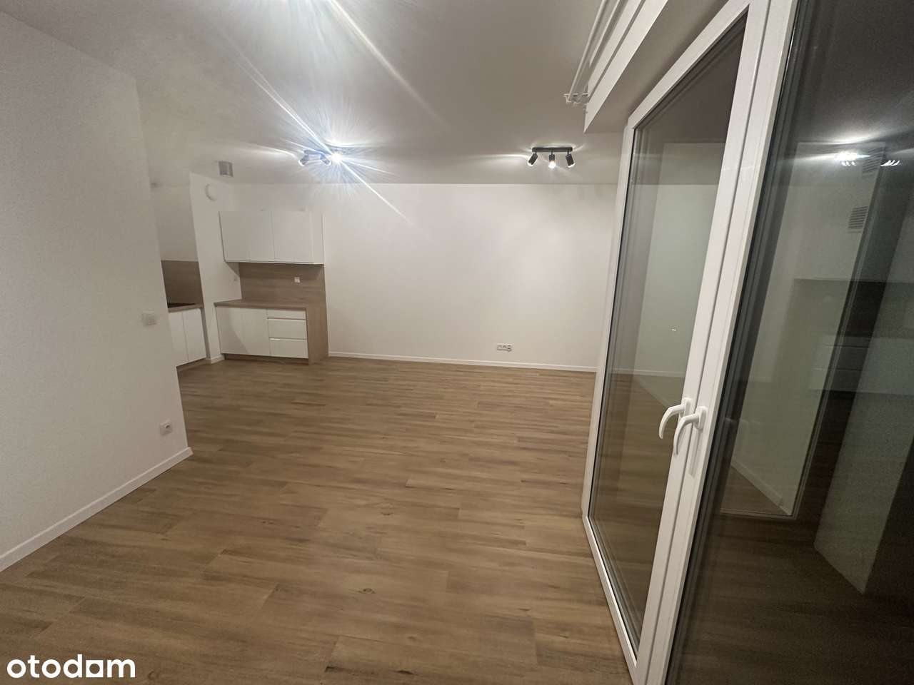 METRO / BIURO / USŁUGI / PARKING / WYSOKI STANDARD - Pełny obrazek: 2/8