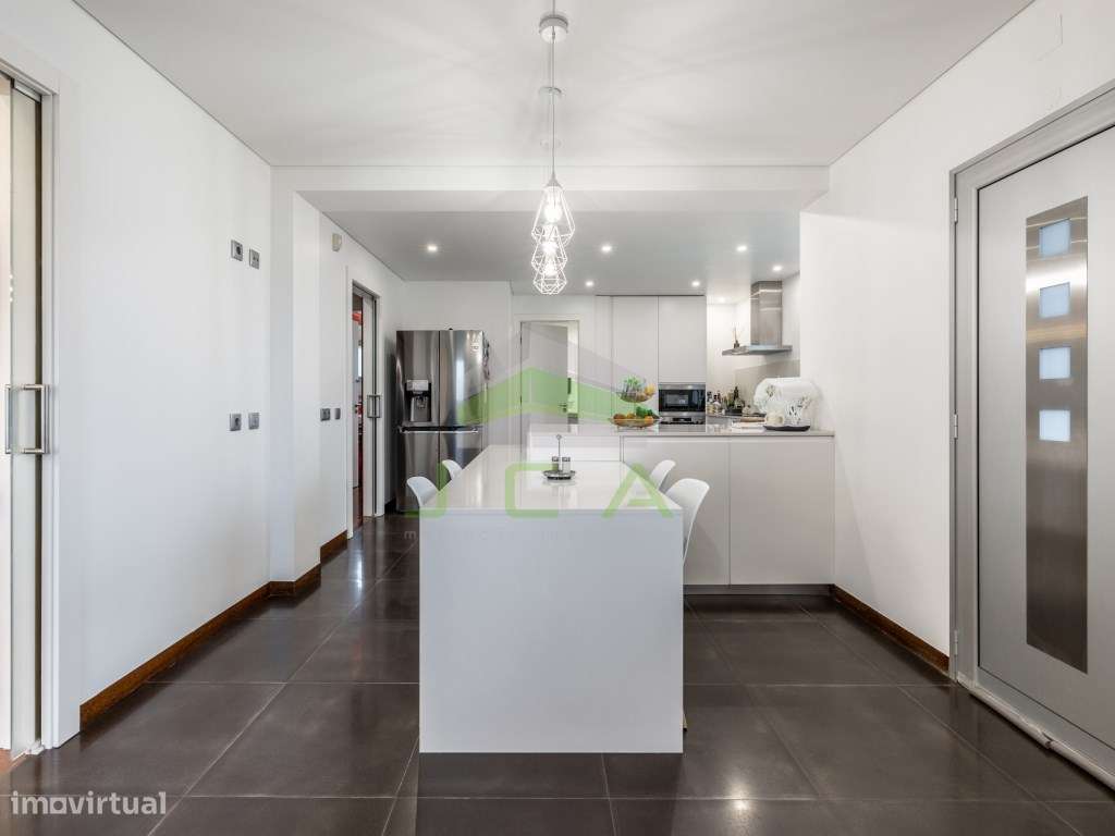 Moradia V4 isolada a 3min de Leiria-17