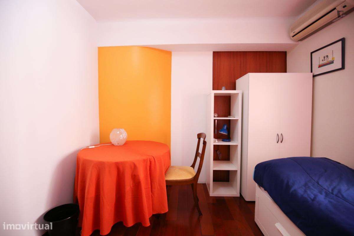 Quarto - localizado em Carnide Lisbon - Grande imagem: 3/23