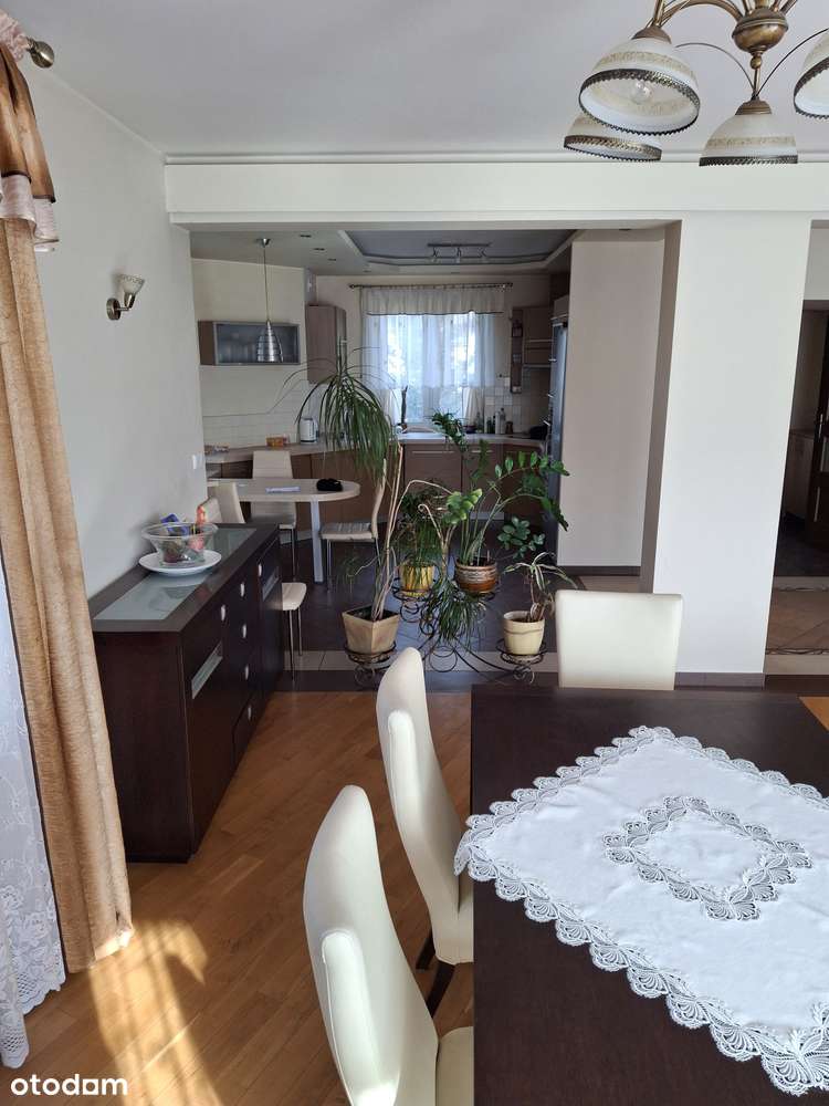 Uroczy DOM w pięknej okolicy, do zamieszkania. - Pełny obrazek: 4/5