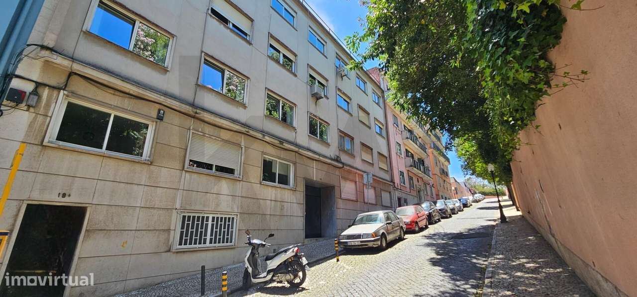 Apartamento T4 para recuperar, 118 m2, arrecadação, perto Hotel Olissi - Grande imagem: 3/33