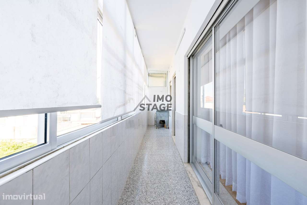 Apartamento T2+1 situado no Centro da Maia-17