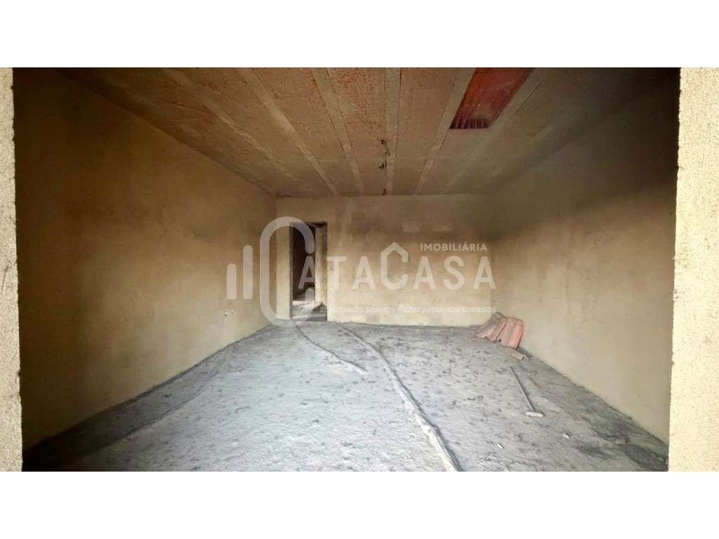 Moradia T4 na Borralha em fase de acabamentos-12