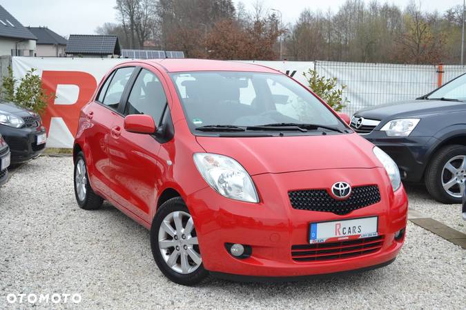 Toyota Yaris 1.3 VVT-i Sol - 1