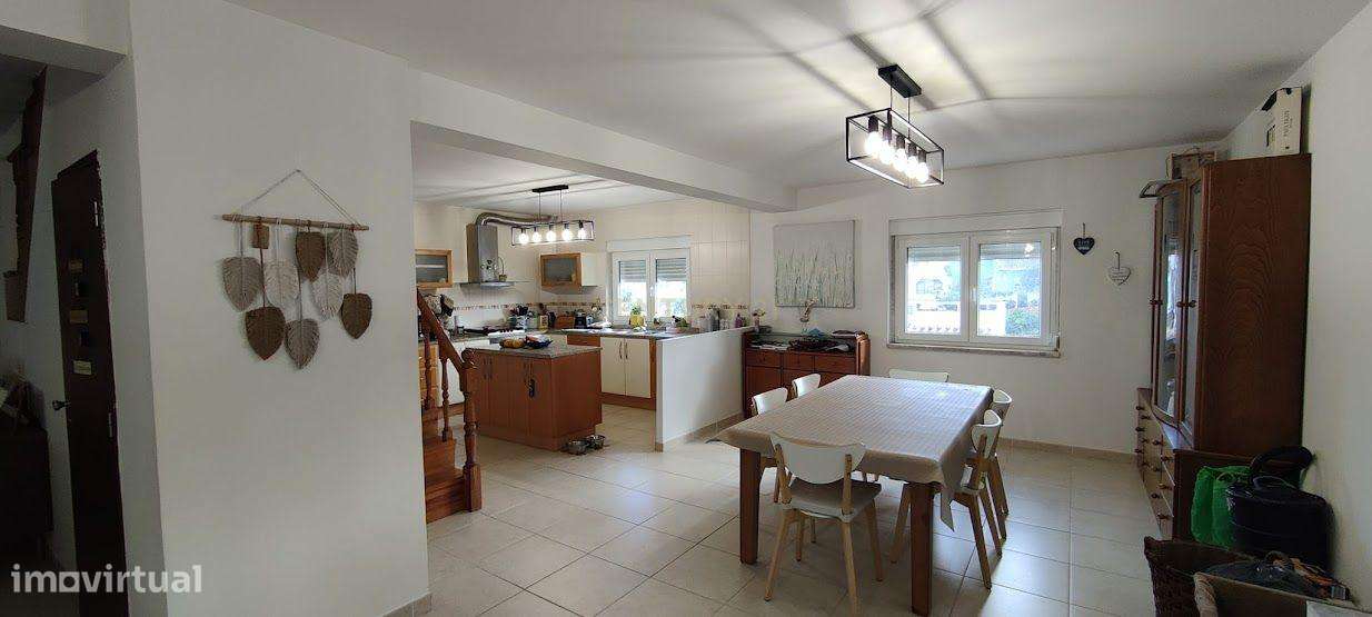 Moradia independente com 8 quartos | Caneças-Odivelas-4