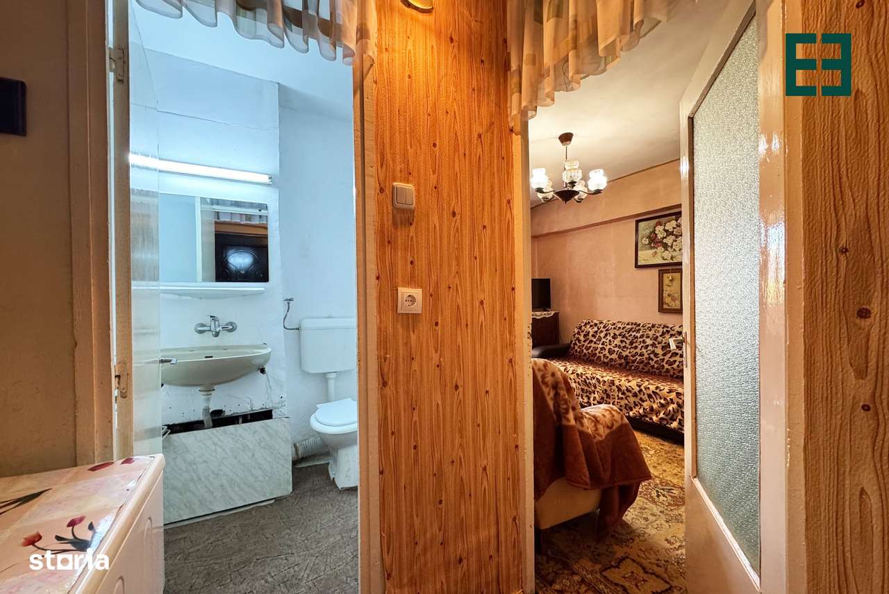 Garsoniera etajul 3 zona Aurel Vlaicu - Arad - Imagine principală: 4/9