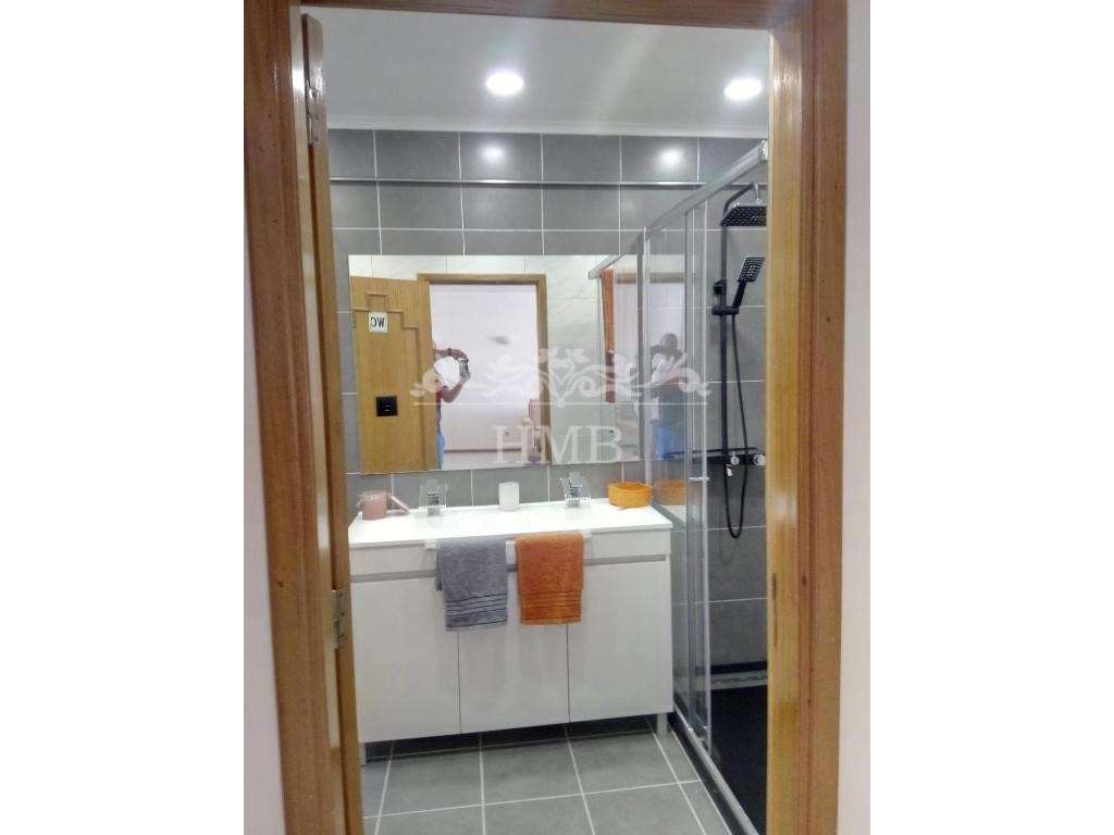 Apartamento T1+1 em Alvor, piscina e garagem-36