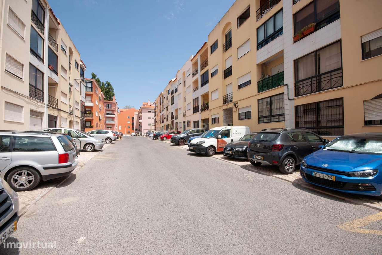 T2+1 Duplex com Garagem em Carcavelos-37