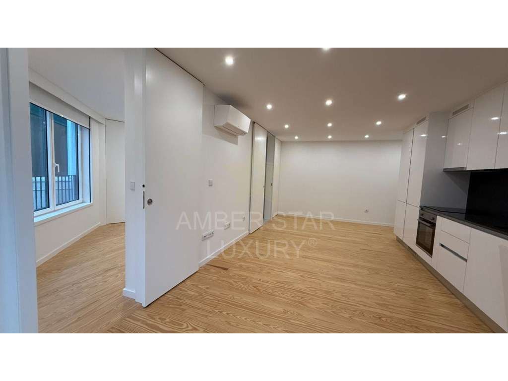 T1 com garagem a 300 metros da Ponte D. Luis I! - Grande imagem: 4/11