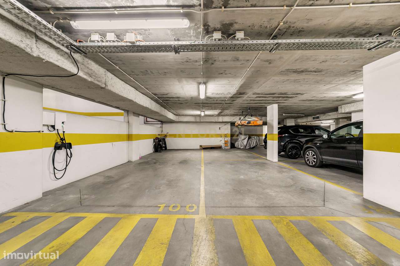 T3 com 2 estacionamentos | Quinta da Trindade – Oportunidade-29