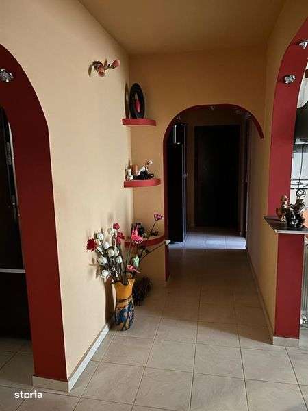 Vand apartament 3 camere,confort1,decomandat,zona Scolilor - Imagine principală: 5/8