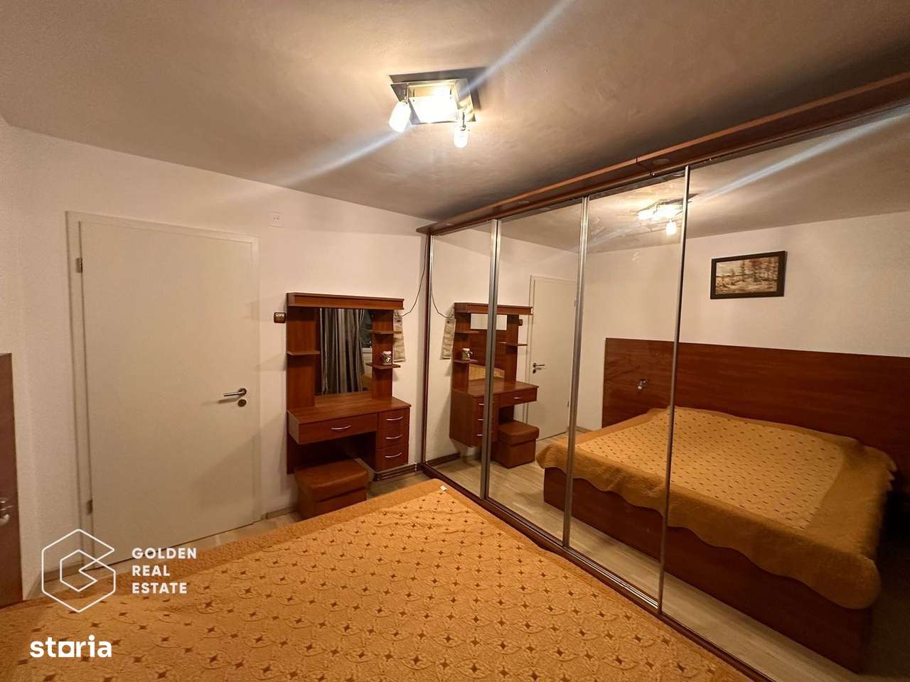 Apartament superb, ultracentral, 3 camere, centrala proprie si 2 locur - Imagine principală: 2/11