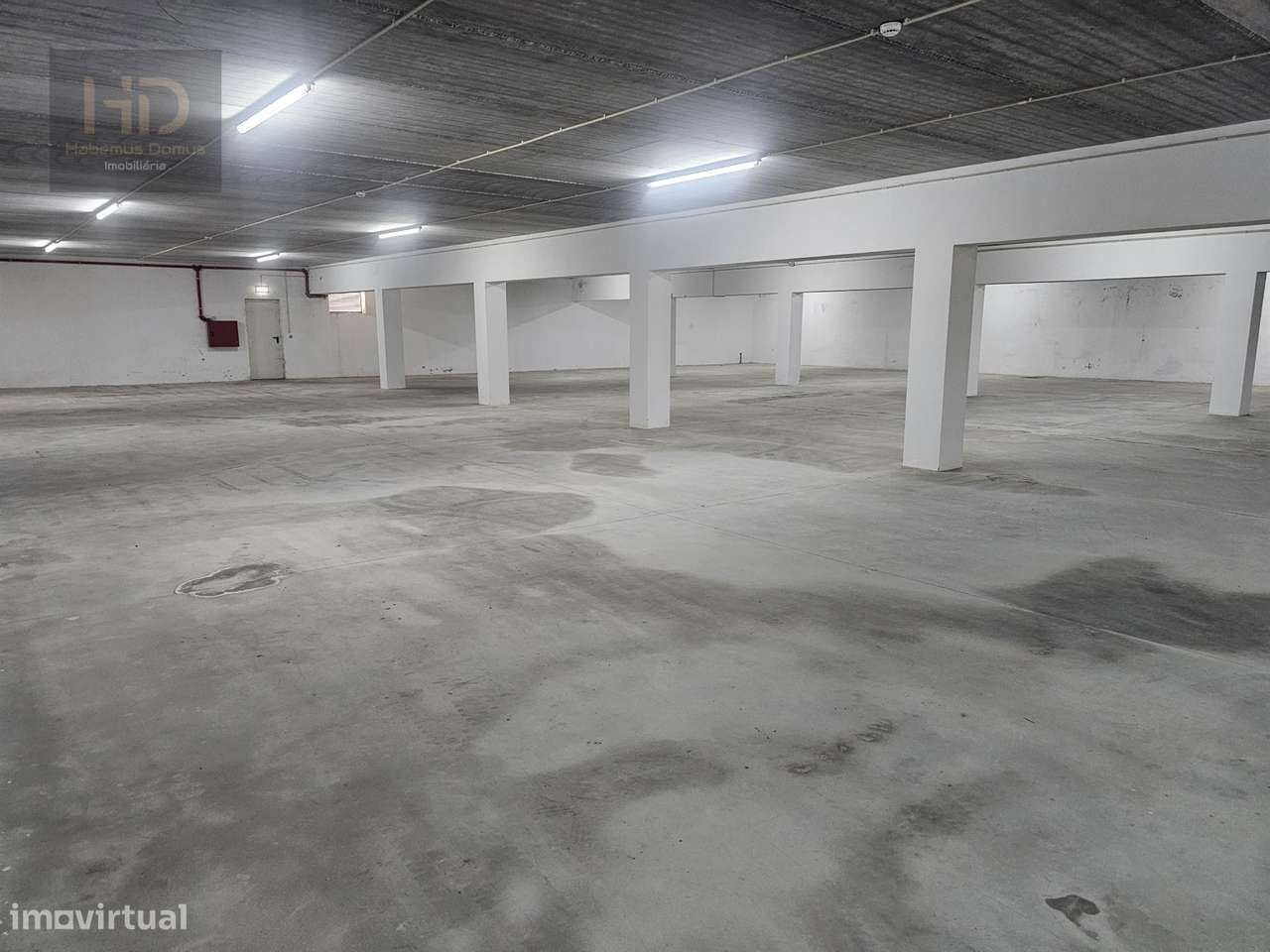 Armazém para venda ou aluguer na zona industrial de Grijó-7