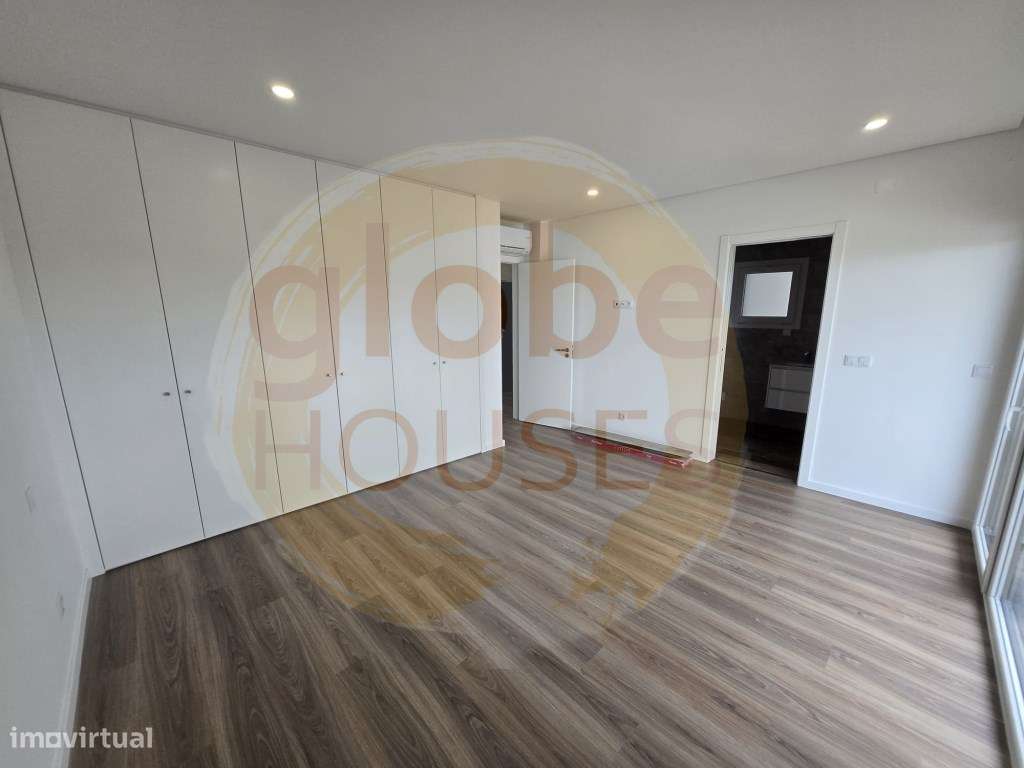 Moradia T3+1 com Piscina e Garagem - Lagoa de Albufeira-22