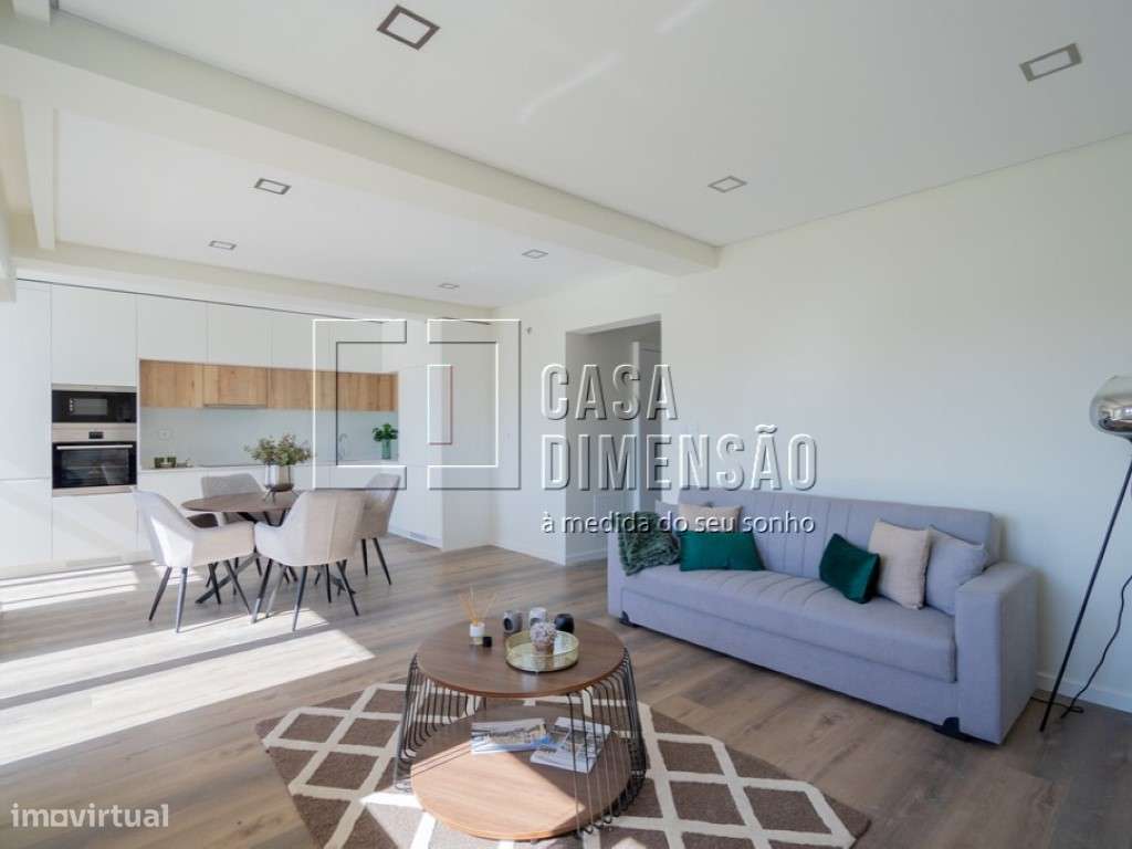 Apartamento T3 com Varanda em Benfica - Totalmente Mobilado e Pront...-13