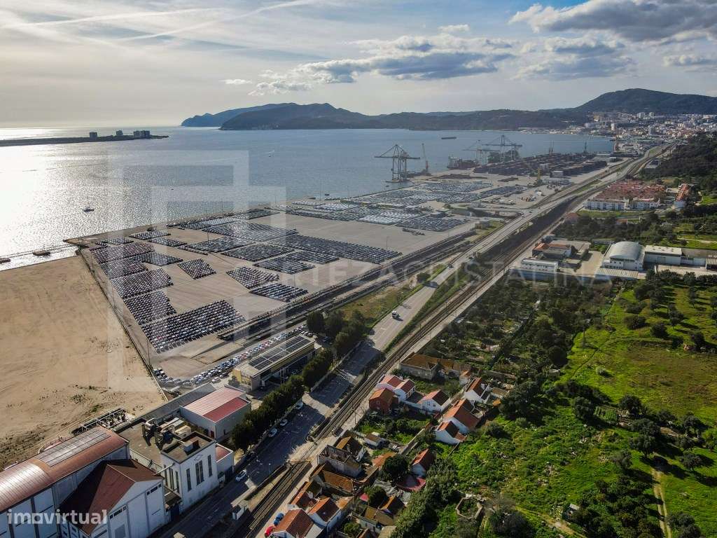 Casa com anexos e garagem - Potencial de investimento-8