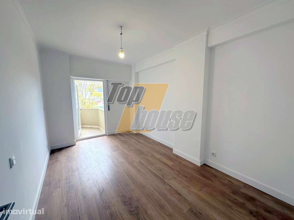 Apartamento T3 Estrada da Luz com parqueamento e arrecadação-20