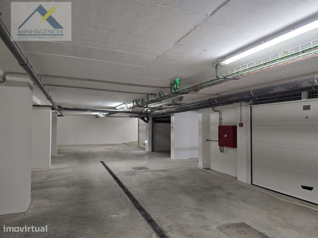 Apartamento T3 Novo com garagem e piscina no Montijo-33
