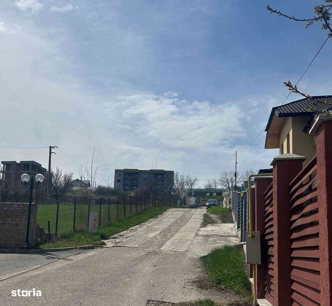 Teren 1200 mp intravilan Rediu vedere Lac Rediu-1