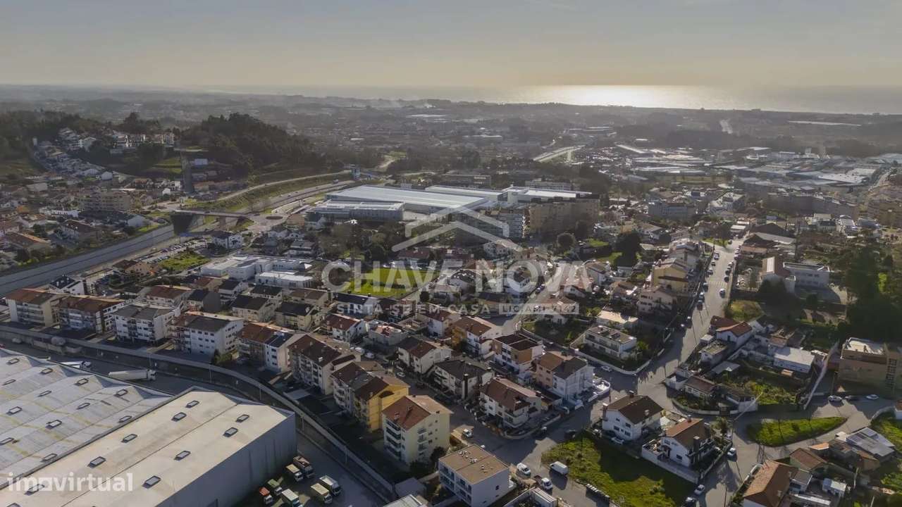 Apartamento T3 Remodelado com Garagem Box e Terreno para Cultivo-24