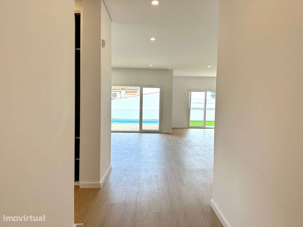 Moradia T4 Térrea a Venda em Azeitão - Grande imagem: 4/44