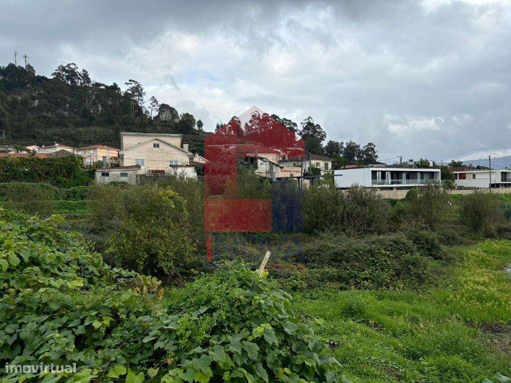 Lote Gaveto, Ferreiros - Grande imagem: 2/17