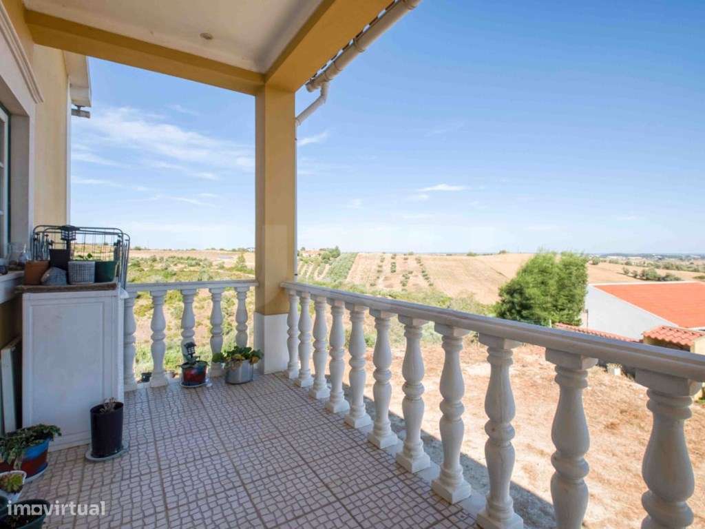 Moradia T3+3 para venda em Santarém.-22