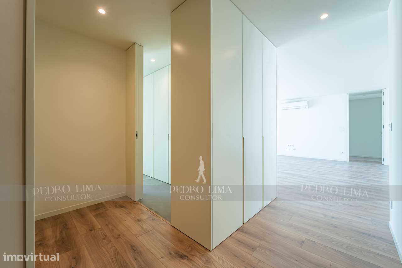T2 NOVO com 241m2 com Terraços e 2 lugares de Garagem-23
