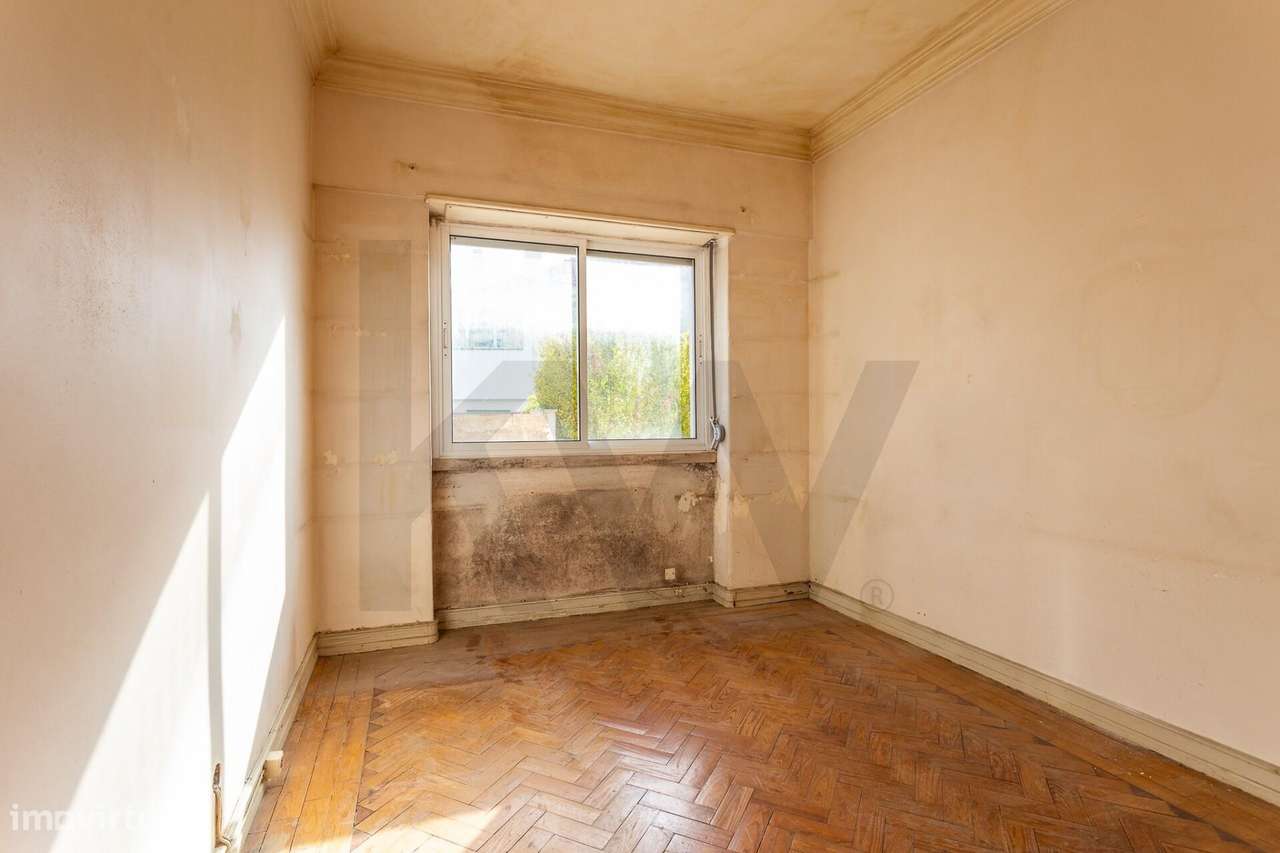 Moradia isolada para (sonhar e) remodelar | 300m2 área | Jardim à volt-14