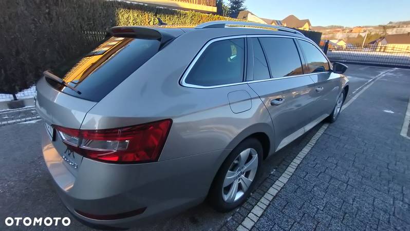 Skoda Superb 1.6 TDI Ambition DSG - 5