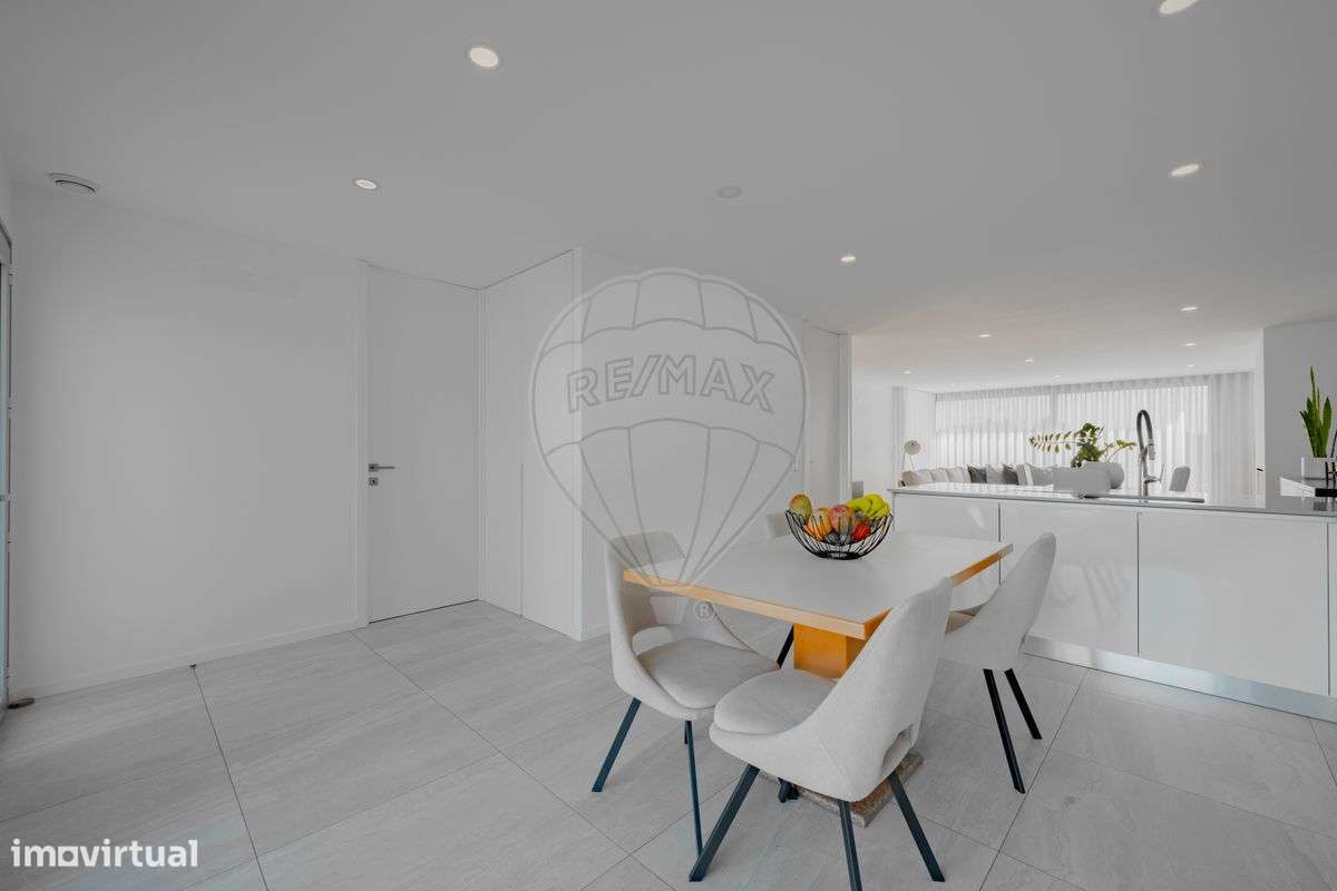 Moradia T3 de Sonho com Piscina Aquecida – Vila Verde-6