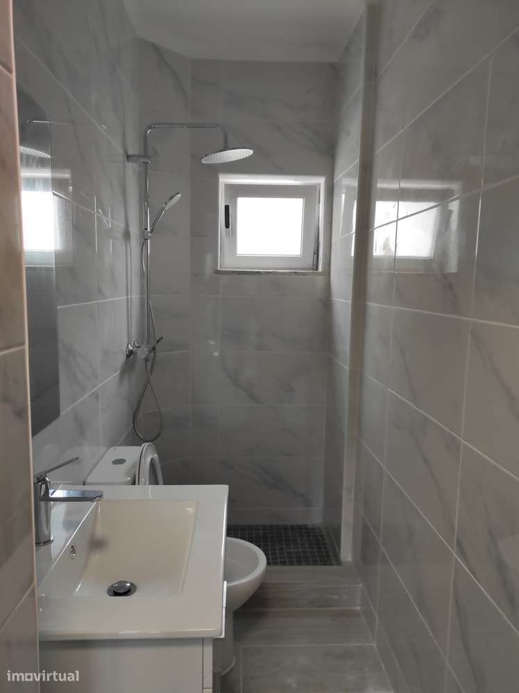 Apartamento t-3 renovado com boas vistas junto ao AQUA - Grande imagem: 4/19