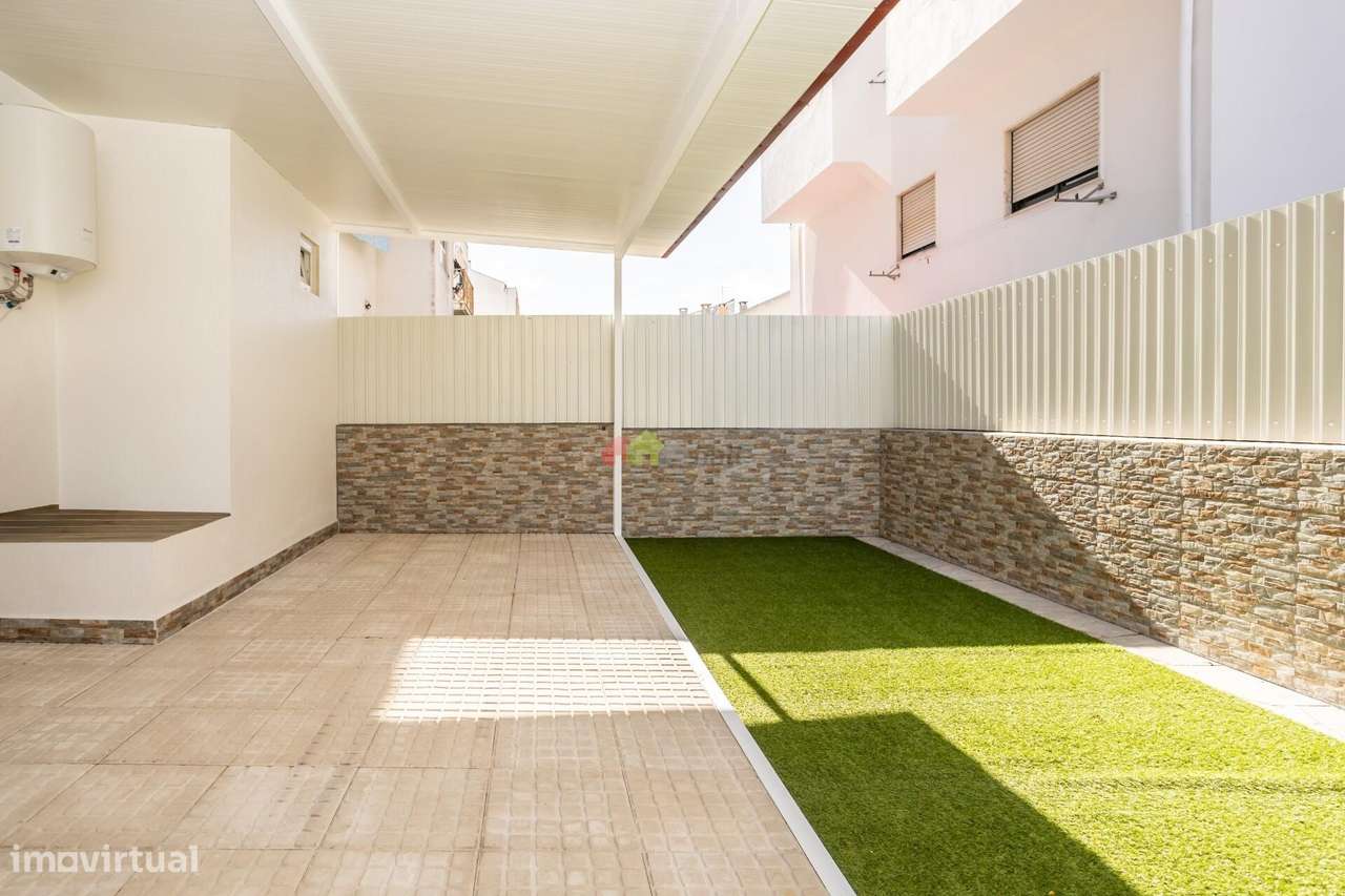 Apartamento T1 Totalmente Remodelado com Terraço Privativo (45 m2)-21