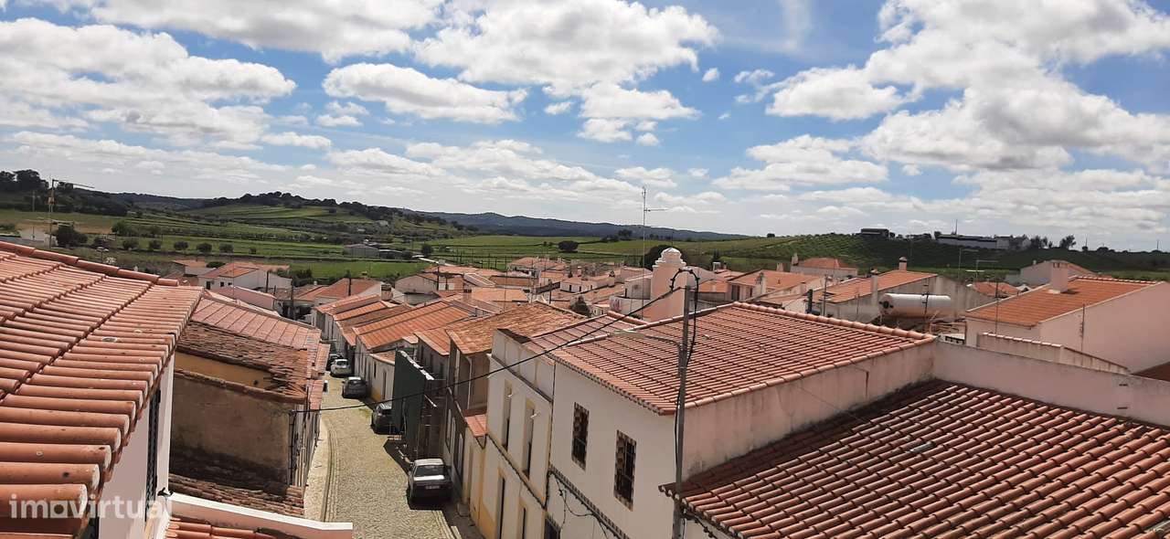 Moradia T5 com quintal e terraço em Santo Aleixo da Restauração - Grande imagem: 4/25