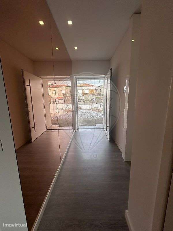 Moradia T2 para venda-12