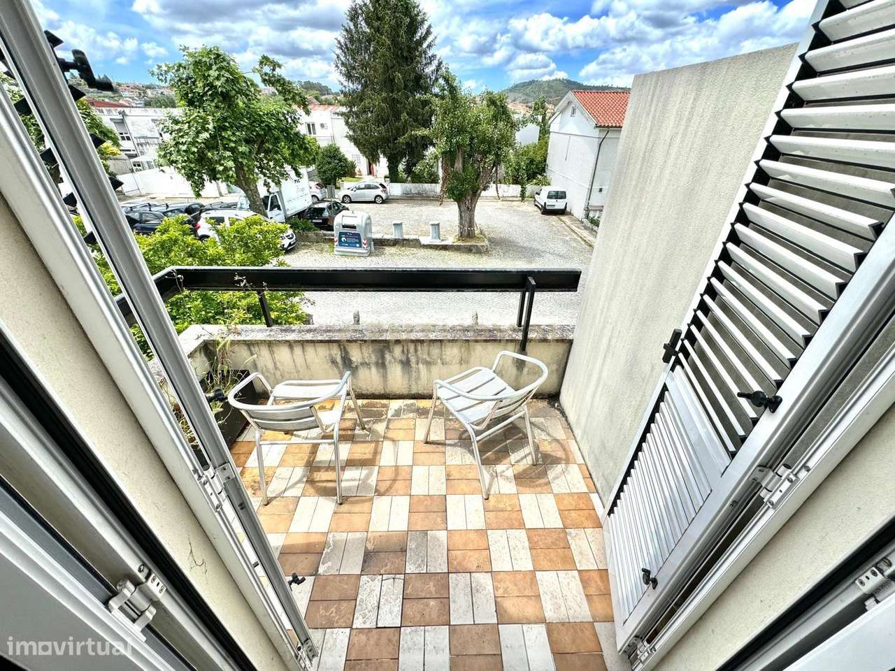 Moradia T4 de 3 Frentes com Logradouro em Ferreiros, Braga - Grande imagem: 5/13