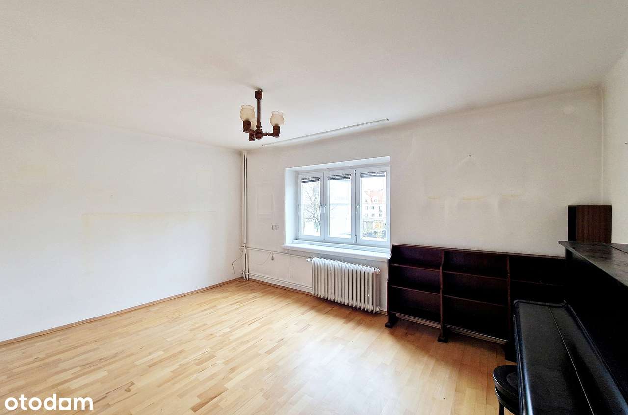 Limanowskiego trzy pokoje pierwsze piętro 65,40 m²