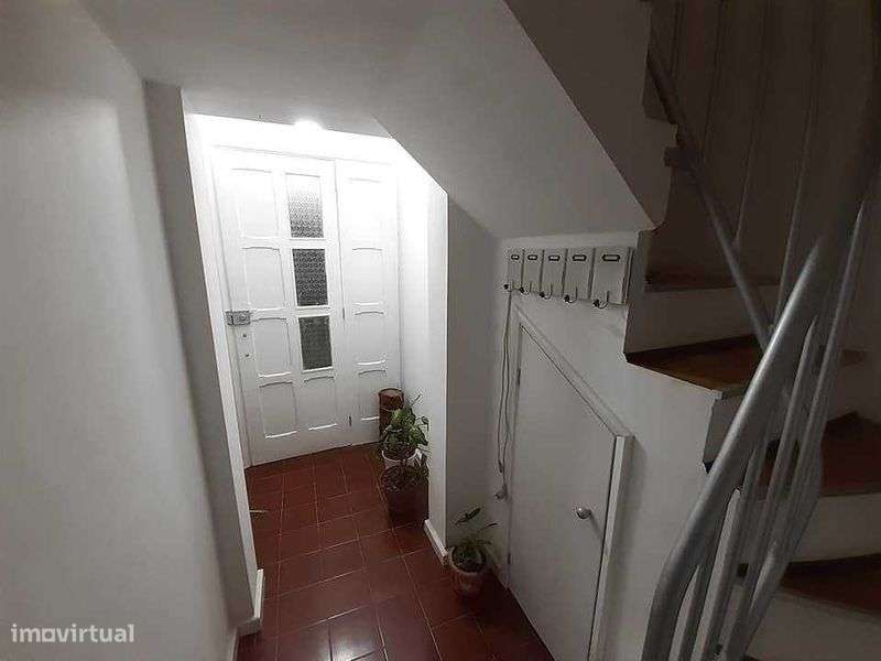 T0/T1 para 1 pessoa | Despesas Incluídas | Em Moradia Comum c/ Quintal - Grande imagem: 5/11