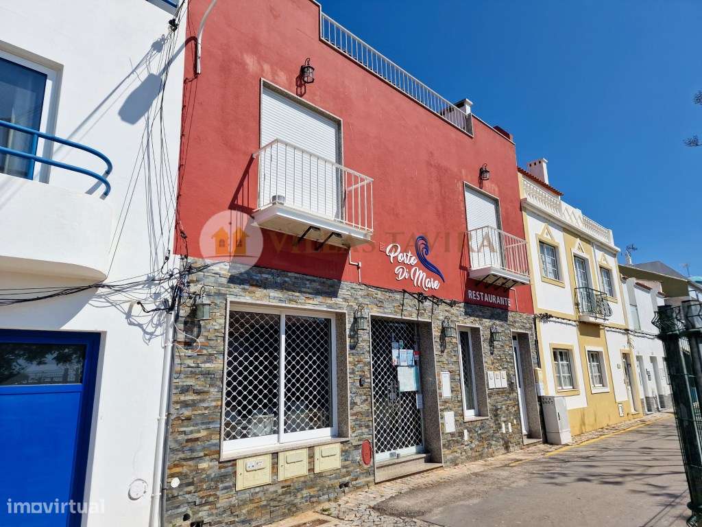 Prédio com 2 andares - Restaurante e 2 Apartamentos - Cabanas de Ta... - Grande imagem: 2/41