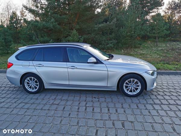 BMW Seria 3 320d Touring xDrive Modern Line - 9
