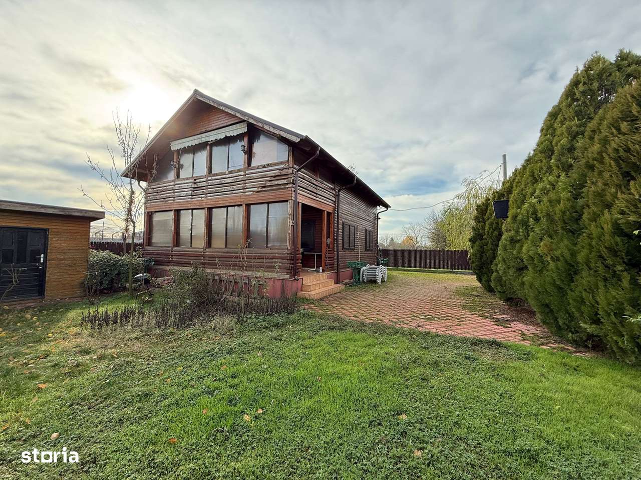 Casa de locuit sau de vacanta in Cornetu.-0