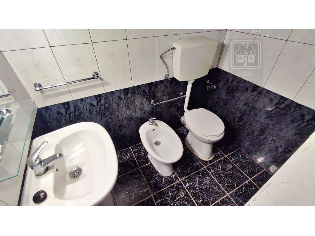 VENDA de CASA - MORADIA com garagem, jardim e quintal - Pico da Ped...-39