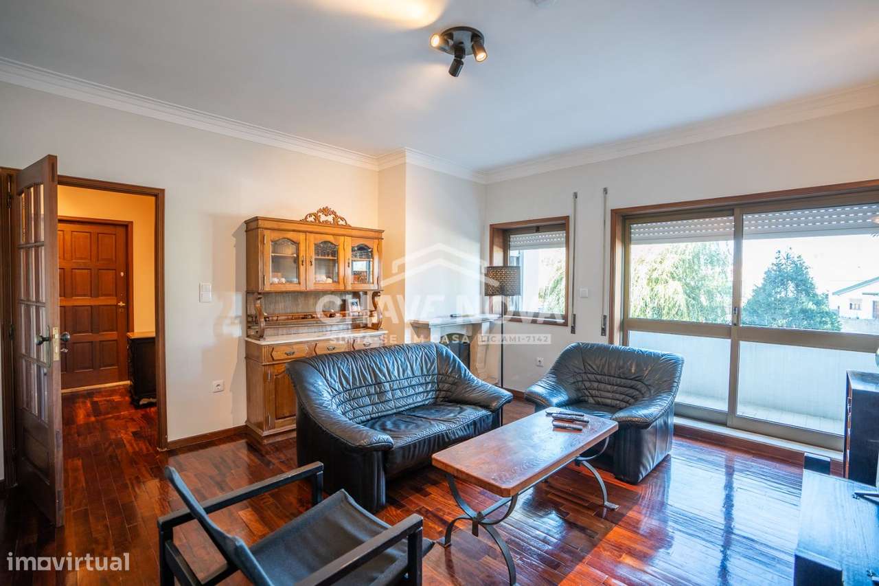 Apartamento T2  c/ Varanda e Garagem Matosinhos-7