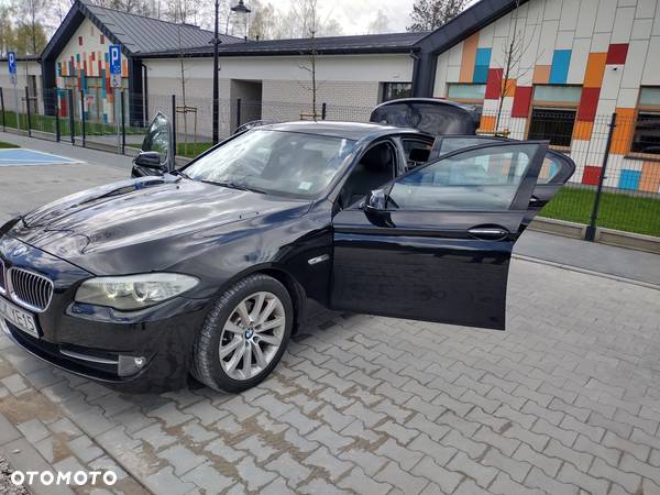 BMW Seria 5 528i - 9