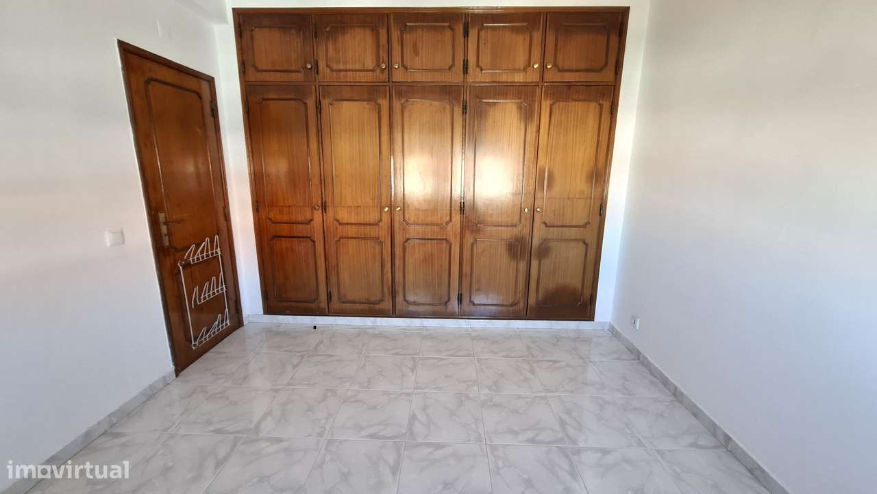 Apartamento T3 com 118m2 e terraço no  Pinhal Novo-12