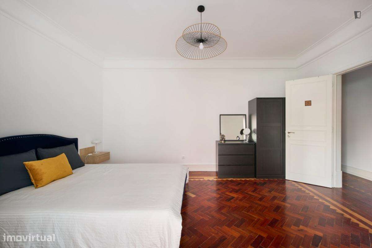 Quarto - localizado em Alameda Lisbon - Grande imagem: 4/32