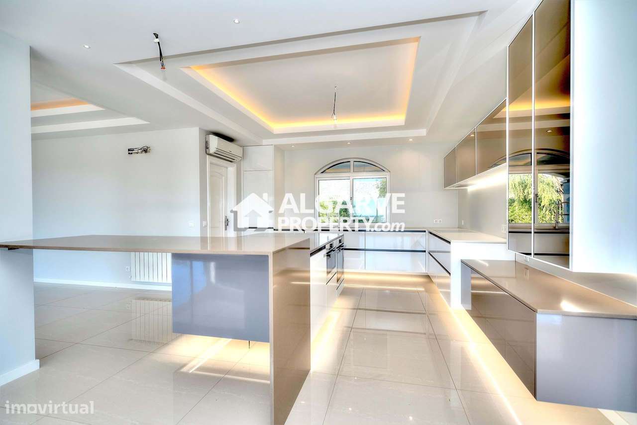 Espetacular moradia V6 com vista mar junto do centro de vila de Estoi, - Grande imagem: 3/57