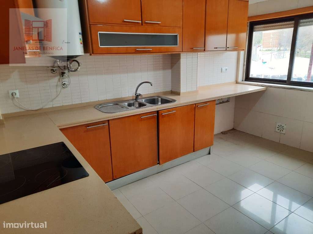 T3 recuperado C/ cozinha equipada- Rio de Mouro- Sintra - Grande imagem: 4/24